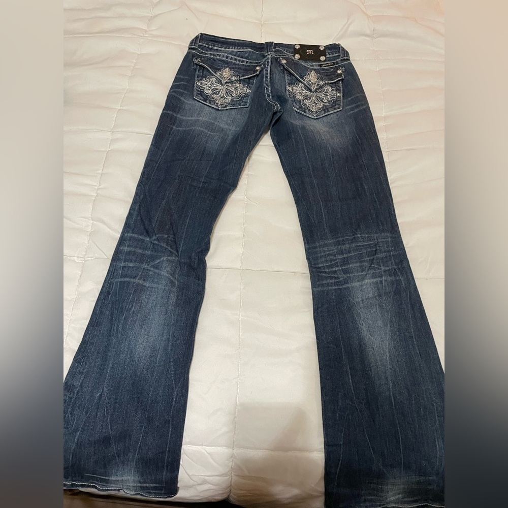 EUC miss me embellished pocket bootcut jeans 29x34